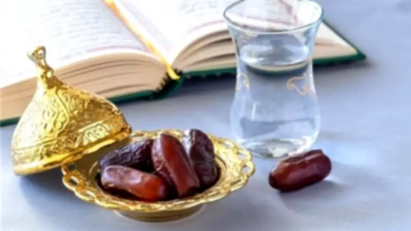 خبيرة تغذية تحذر من المشروبات المثلجة في إفطار رمضان وتقدم نصائح صحية