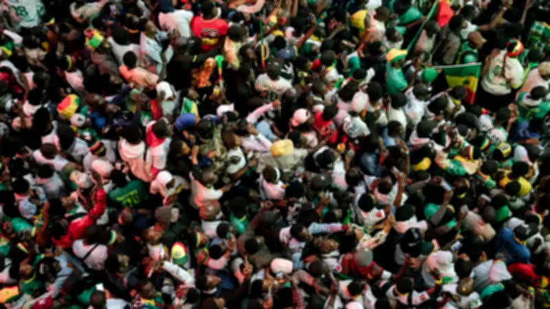 مأساة في الدوري السنغالي: وفاة لاعب بعد سقوطه على أرضية الملعب عقب مشاركته الأولى