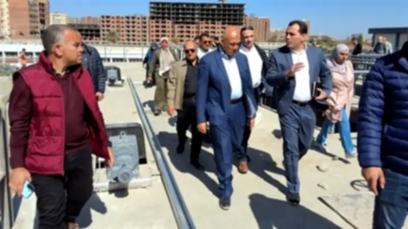 نائب وزير الإسكان يتفقد مشروعات المياه والصرف الصحي في الفيوم ضمن مبادرة حياة كريمة