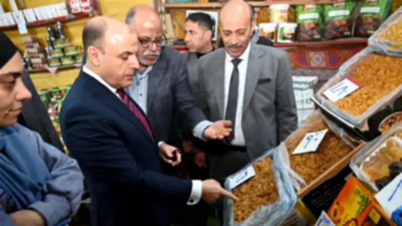 محافظ الغربية يتفقد معرض «أهلًا رمضان» ويؤكد استمرار التخفيضات حتى العيد