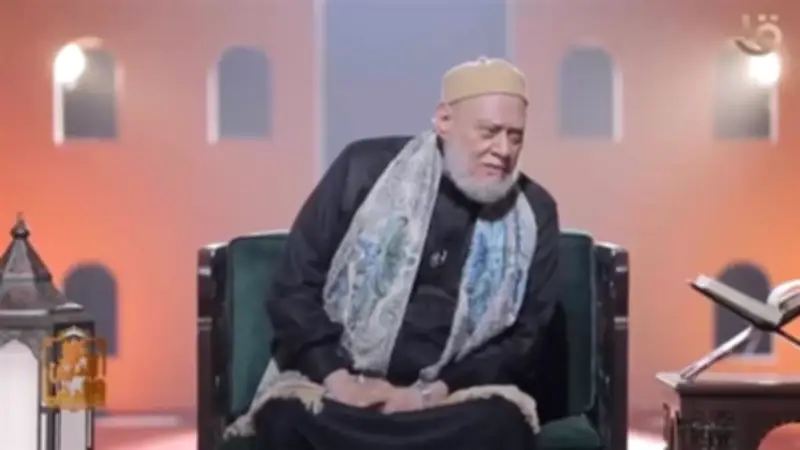 علي جمعة يحسم الجدل: صلاة المرأة بالبيجامة جائزة إذا سترت العورة