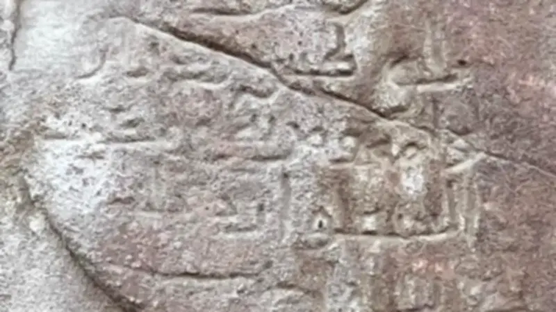 خبير آثار يكشف عن نقوش صخرية في سيناء تكشف مسار الحجاج المسيحيين المصريين