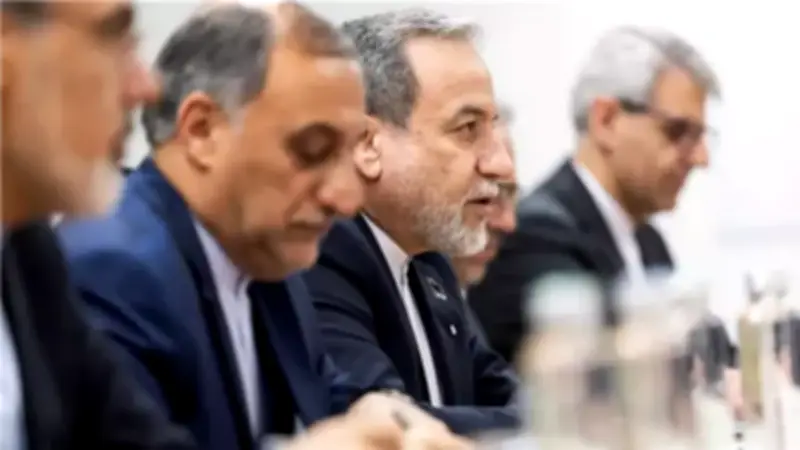 إيران تعلن موقفها النووي قبيل مفاوضات جنيف وتتحدث عن اتفاق تاريخي