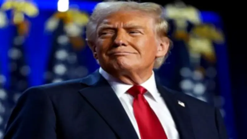 ترامب يطالب بولاية رئاسية ثالثة ويعد بخفض أسعار الأدوية والرعاية الصحية