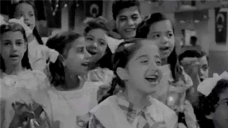 أنيس منصور يستعرض تحولات رمضان: من المسحراتي إلى التلفزيون