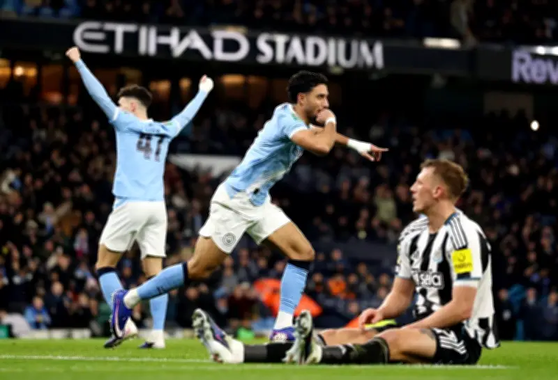 مرموش يتصدر الصحف الإسبانية: تفاصيل القصة الكاملة وراء الصورة المثيرة للجدل