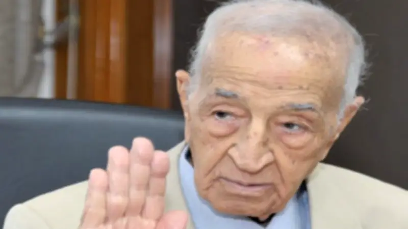 مصطفى بكري ينعي الإذاعي فهمي عمر: رمز وطني وصوت صعيدي خالد فقدناه اليوم