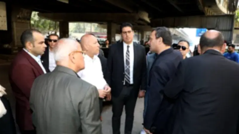 محافظ القاهرة يوجه إنذارًا لرئيس حي بولاق أبو العلا بعد جولة مفاجئة لإزالة الإشغالات