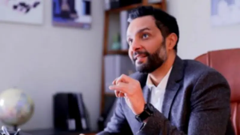 وائل عبد العزيز يثني على المواهب الجديدة: مصطفى غريب يثير الضحك بتلقائيته