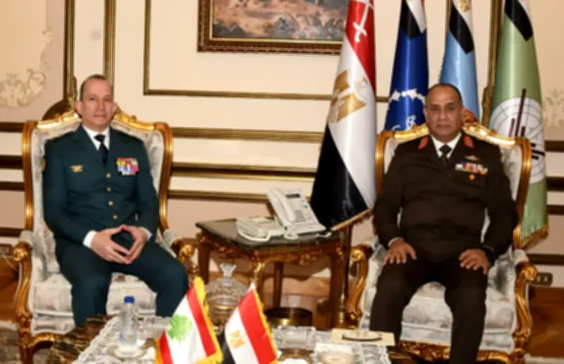 وزير الدفاع المصري يلتقي قائد الجيش اللبناني لتعزيز التعاون العسكري بين البلدين