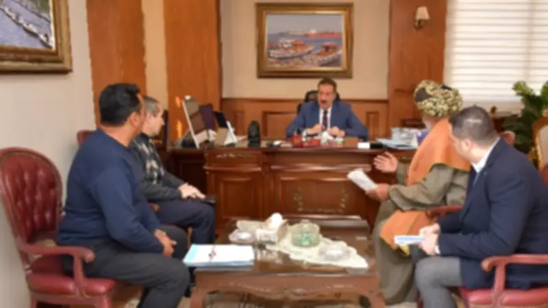 محافظ بورسعيد يلتقي أهالي سهل الطينة لمناقشة تسهيل إجراءات التصالح على المباني المخالفة