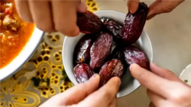 معهد التغذية: الإفطار التدريجي في رمضان يحافظ على الصحة والتمر يهيئ المعدة