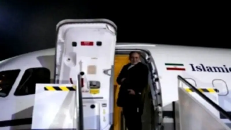 وزير الخارجية الإيراني يغادر إلى جنيف لاستئناف المحادثات النووية مع الولايات المتحدة