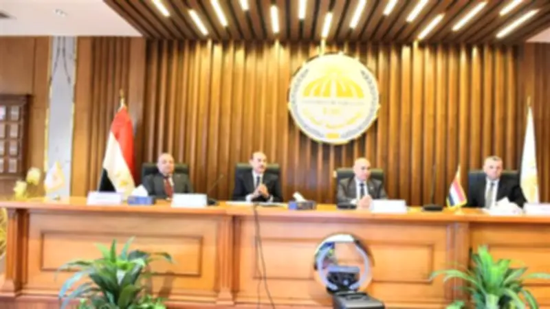 رئيس جامعة مدينة السادات الجديد يعقد أول اجتماع للمجلس ويؤكد على أولويات التطوير الأكاديمي