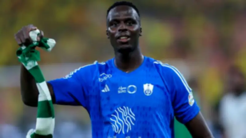 إمبراطور أهلي جدة.. إدوارد ميندي يحافظ على عرشه بعيداً عن منافسة بونو وبينتو