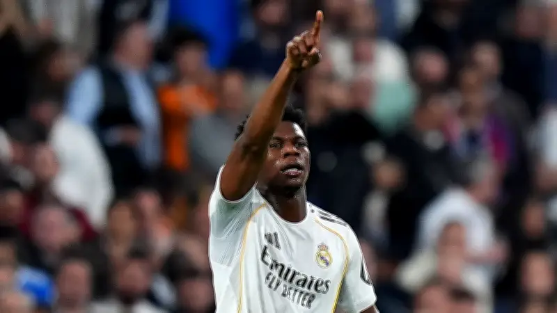 تشواميني يكشف سر تسجيله في بنفيكا ويشيد بفينيسيوس: مميز دائمًا