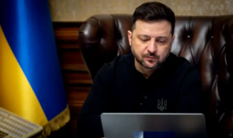 زيلينسكي يعلن اجتماع مارس القادم لبحث الأزمة الأوكرانية مع قادة أمريكا وروسيا