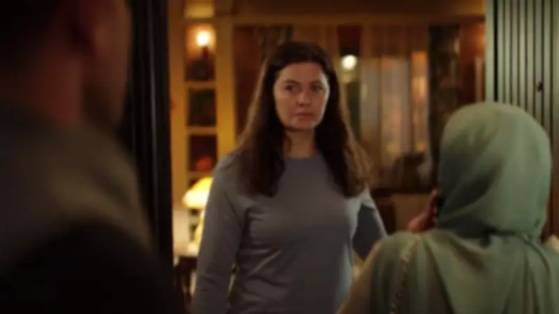 يسرا اللوزي تخلو بيتها من العفش وتضع ماجد الكدواني في ورطة قانونية في مسلسل كان ياما كان