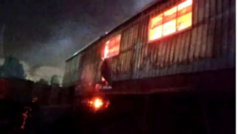 نيابة الصف تأمر بتفريغ كاميرات المراقبة بعد حريق مخزن مخلفات بلاستيك