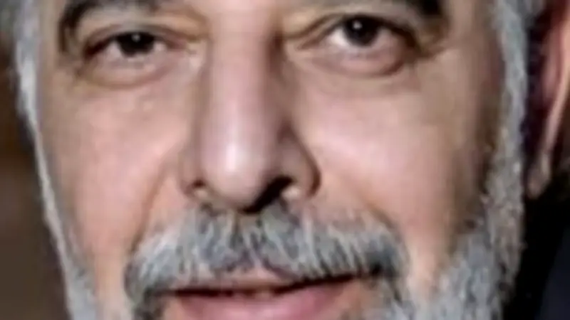 رحيل الفنان ياسر صادق: محطات فنية بارزة في مسيرة رائد المسرح المصري