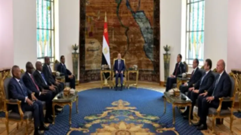 الرئيس السيسي يستقبل رئيس وزراء السودان ويؤكد دعم مصر لاستقرار البلاد