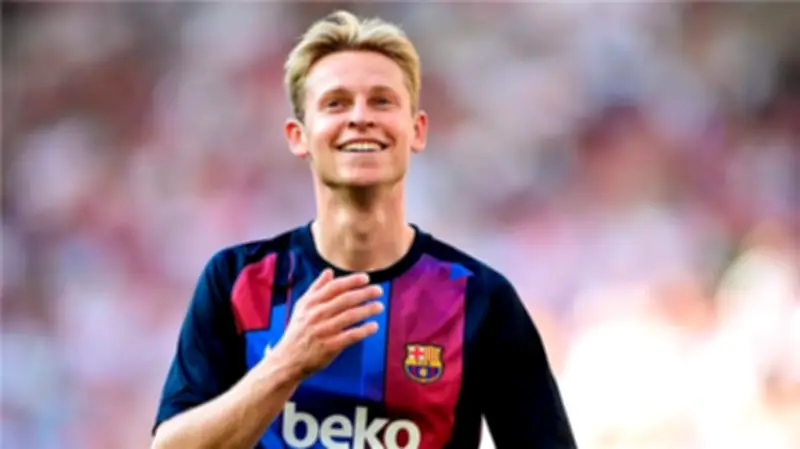 برشلونة في أزمة.. غياب دي يونج بسبب إصابة عضلية يهدد مواجهاته الحاسمة