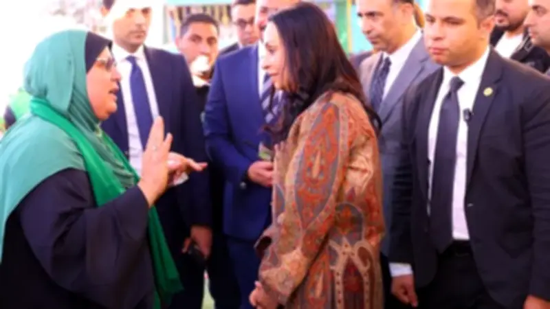 وزيرة التضامن الاجتماعي تتفقد وحدة إطعام الحاجة عزيزة في إمبابة وتشيد بالجهود الرمضانية