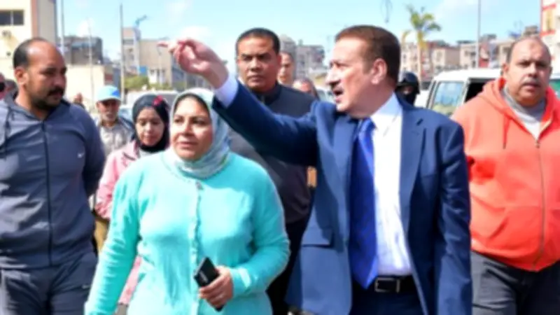 محافظ بورسعيد يوجه بإزالة فورية للمخلفات حول قصر الثقافة خلال جولة ميدانية