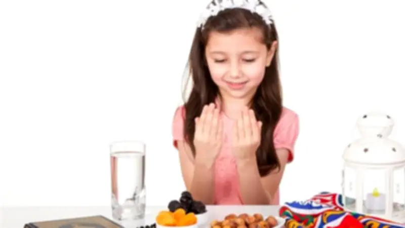 نظام غذائي صحي للأطفال الصائمين في رمضان: دليل شامل للعائلات