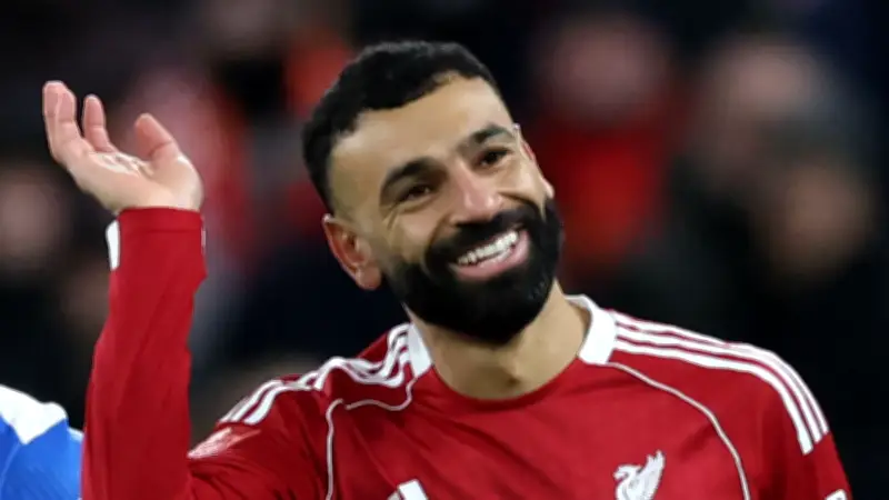 غموض مصير محمد صلاح مع ليفربول واهتمام سعودي متزايد بخطة بالملايين