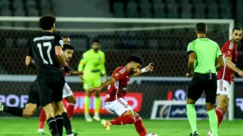 الأهلي يستعد لمواجهة زد في الدوري المصري.. موعد المباراة والقناة الناقلة