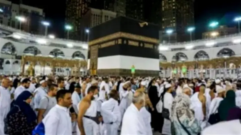 استشاري صحة عامة يوضح إرشادات هامة لحماية المعتمرين من الجفاف في رمضان