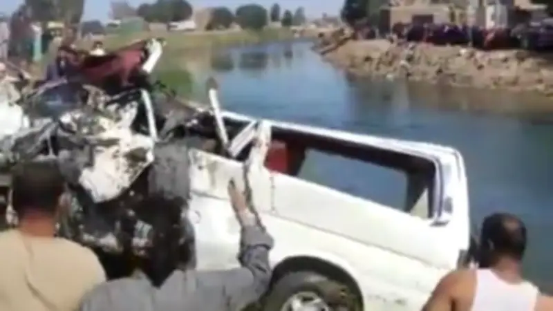 استمرار عمليات البحث عن مفقودين في حادث انقلاب ميكروباص بترعة أصفون بالأقصر