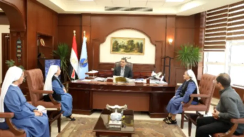 وفد مدرسة القديس يوسف يهنئ وليد البرقي بتوليه منصب محافظ البحر الأحمر