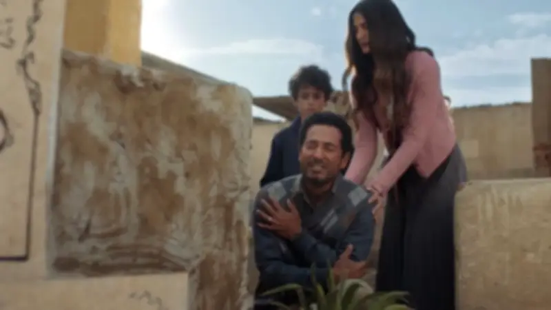 مشهد زيارة القبر يهز مواقع التواصل.. عمرو سعد يبكي في مسلسل إفراج