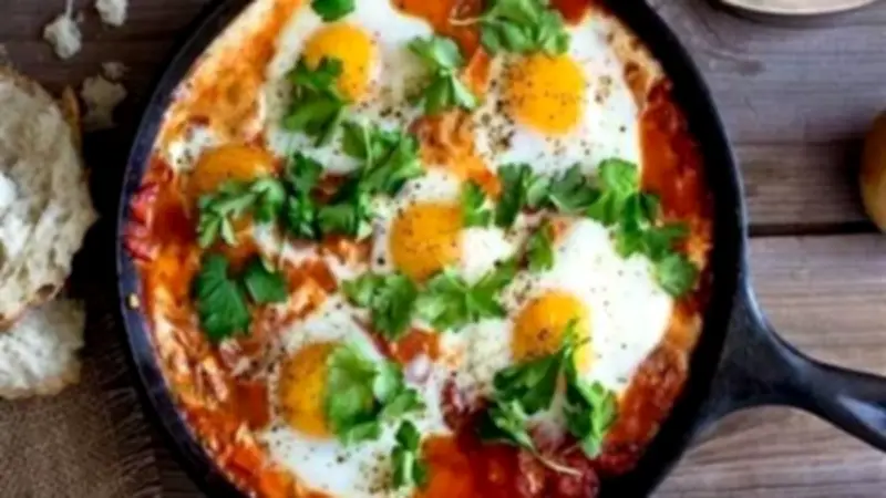 معهد التغذية يوصي بوجبة الفول بالبيض كسحور صحي في رمضان ويحذر من السكريات الخفية