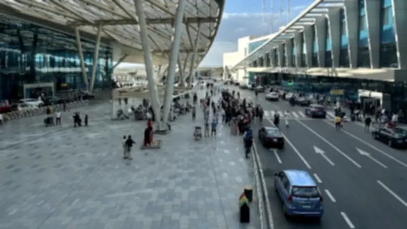 وزارة الطيران المدني تناشد المسافرين مراجعة الحجوزات بسبب التطورات الإقليمية