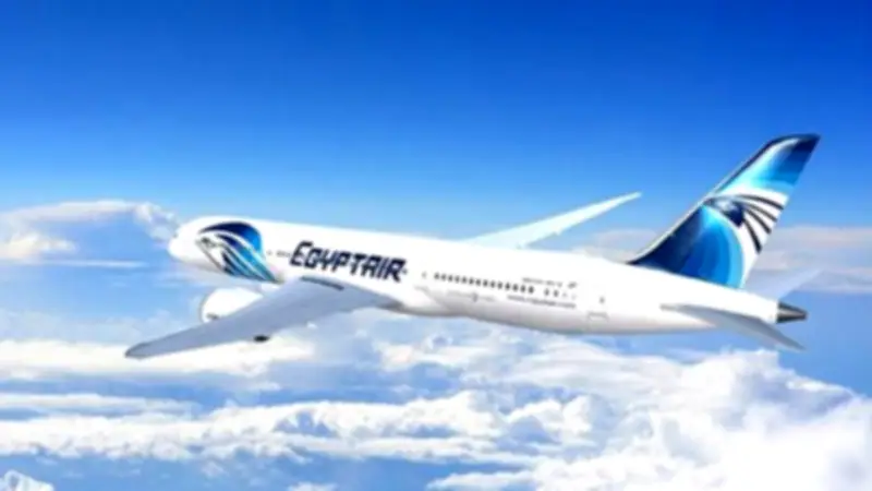 مصر للطيران تحذر المسافرين: احتمالية إلغاء رحلات بسبب الأحداث الإقليمية