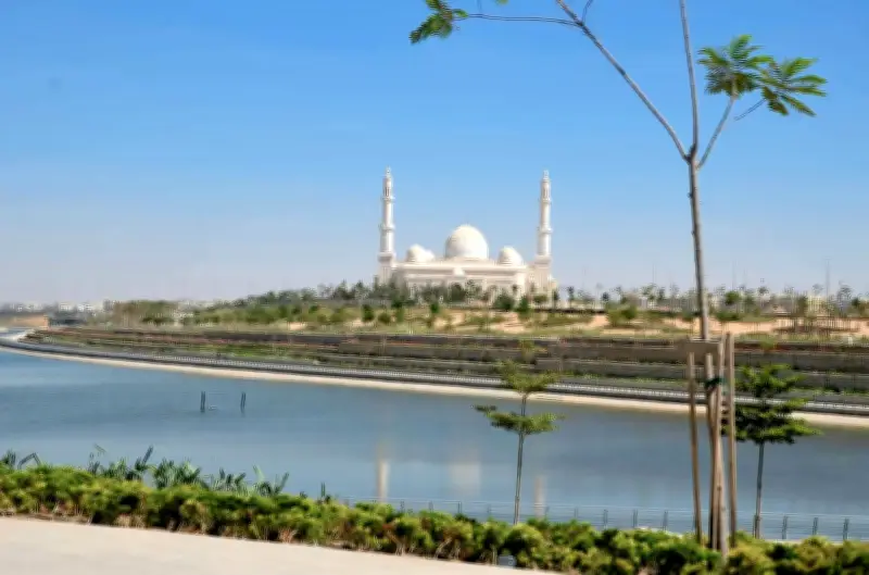 وزارة الإسكان تتابع تطورات حدائق النهر الأخضر والحي السكني الخامس بالعاصمة الإدارية