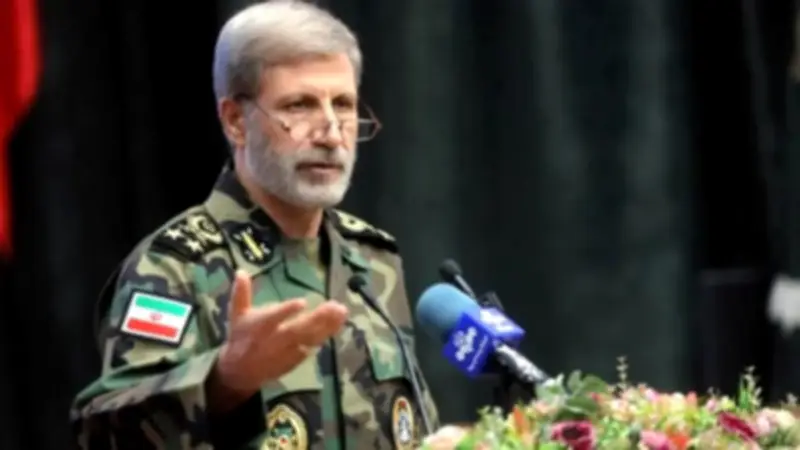 الجيش الإيراني ينفي إصابة اللواء أمير حاتمي ويؤكد سلامته التامة واستمرار مهامه