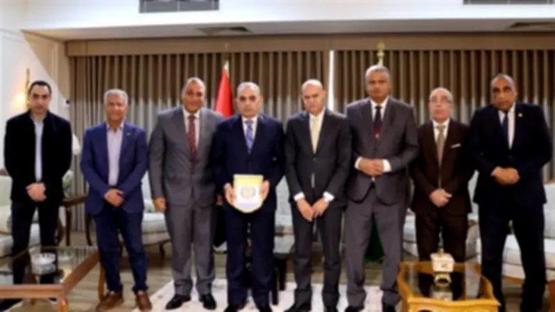 محافظ الإسماعيلية يستقبل اللجنة المعينة لإدارة النادي الإسماعيلي في لقاء رسمي