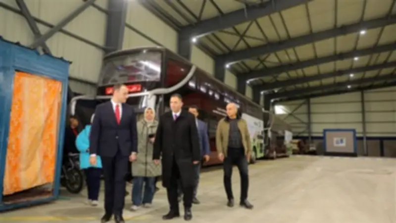 محافظ دمياط يتفقد جراج الديوان العام ويوجه بتكثيف حملات النظافة