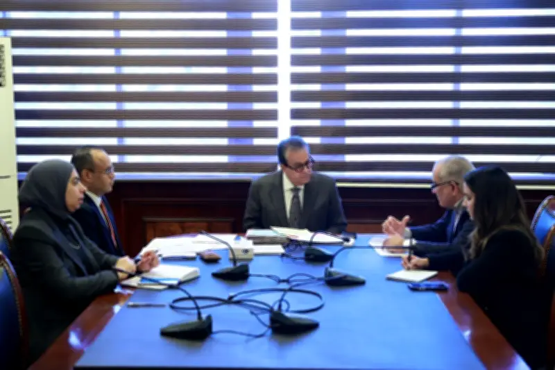 وزير الصحة يوجه بتسريع توريد مفاصل الركبة والحوض لإنهاء قوائم الانتظار