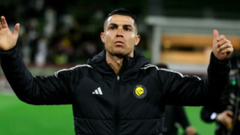 عودة عاطفية محتملة: مدرب ألميريا الإسباني يطمح لضم كريستيانو رونالدو