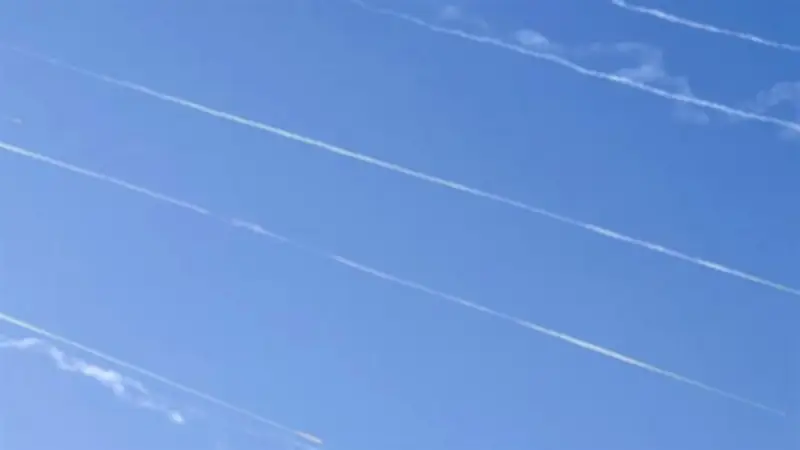 تعزيزات عسكرية أمريكية ضخمة: حاملات طائرات ومقاتلات F-35 تتجه للمنطقة لمواجهة إيران