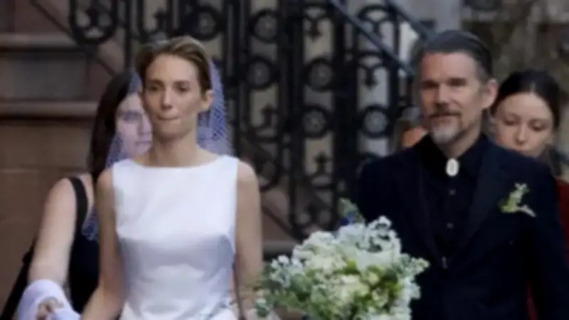 زواج مايا هوك في حفل خاص بحضور نجوم Stranger Things وسط ضغوط على كتابة الحلقة الأخيرة