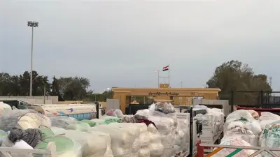 الهلال الأحمر المصري يدفع بقافلة زاد العزة 141 ويستعد لاستقبال دفعة جديدة من الجرحى عبر رفح