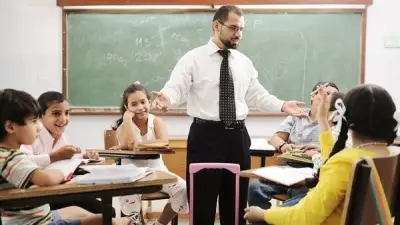 استبعاد الموجهين والأخصائيين من حافز المعلمين يثير أزمة برلمانية حول القانون 155