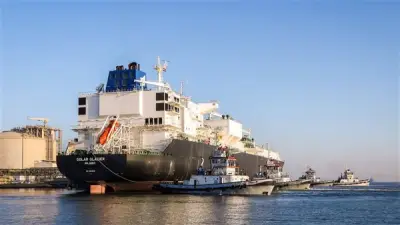 ميناء دمياط يستقبل ناقلة غاز مسال عملاقة تحمل 73 ألف طن ضمن حركة شحن نشطة