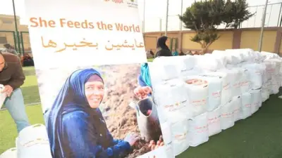 مؤسسة كير مصر توزع 935 بطانية على الأسر المحتاجة في بني سويف ضمن مشروع «عايشين بخيرها»